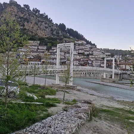 Apartment Alma-house At Pine Berat