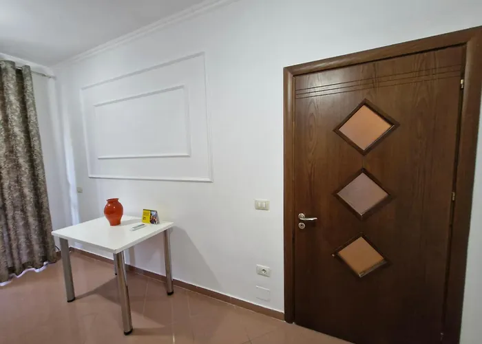 Alma-house At Pine Apartment Berat