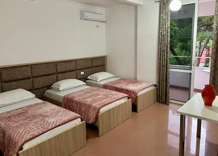 Alma-house At Pine Apartment Berat